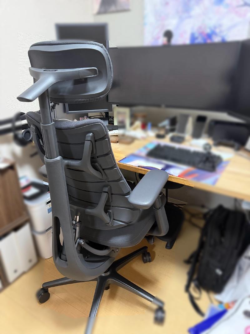 組み立て完了後のチェア全体